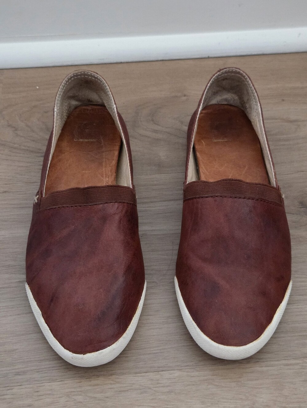 Frye Melanie Slip-On Leather Flats Cognac 7.5 Boho Minimal Cottage Vacay Casual
